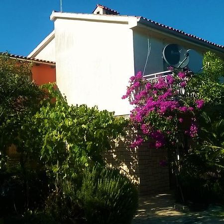 Apartment Pletikos Premantura Exterior photo