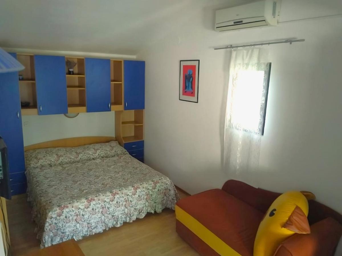 Apartment Pletikos Premantura Exterior photo